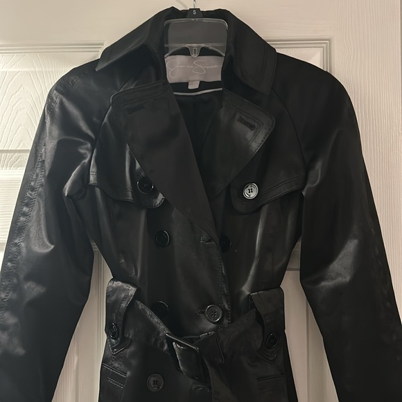 Shiny black trench, excellent like new condition size small - Picture 3 of 3